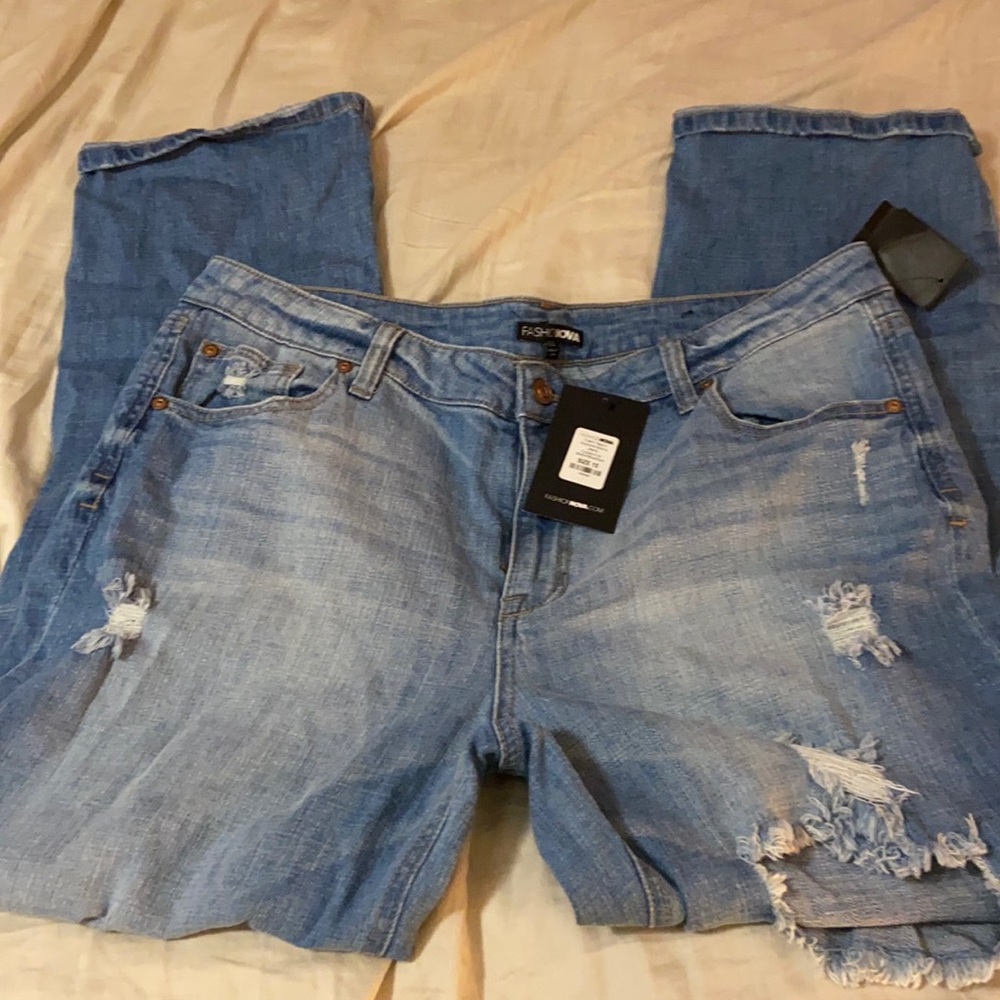 FASHION NOVA JEANS